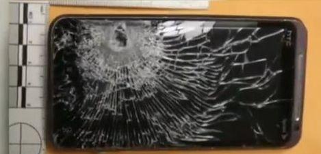 美國男子HTC手機(jī)擋住歹徒子彈 美國男子HTC手機(jī)擋住歹徒子彈